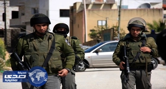 قوات الاحتلال تعتقل 4 فلسطينيين من الخليل