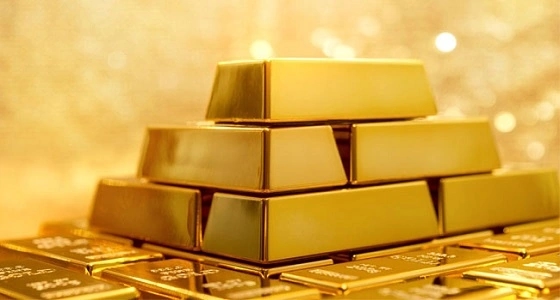 تراجع الذهب من أعلى مستوى في عام