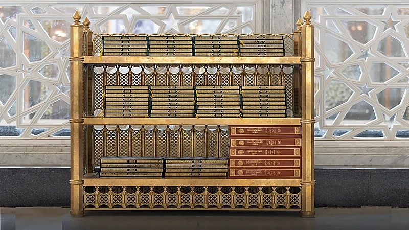 تزويد المسجد الحرام بـ 80 ألف نسخة من المصحف الشريف