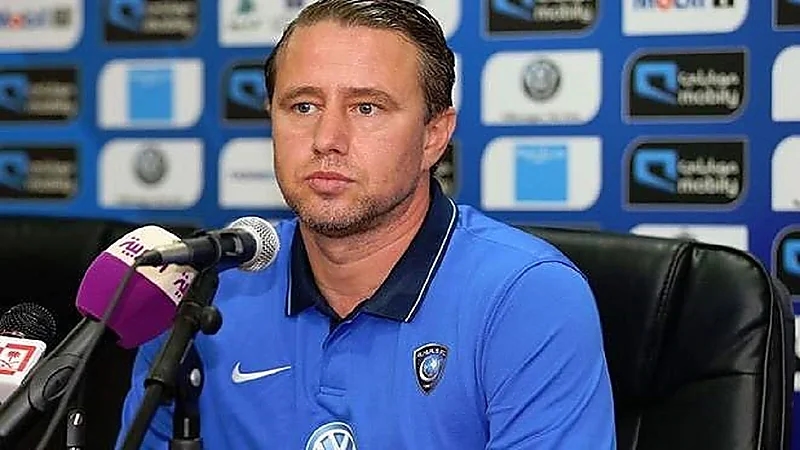 مدرب روماني على رادار الأهلي خلفاً لـ "فلادان"