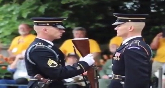 بالفيديو.. الولد جاك يقلد وراح فيها خويه