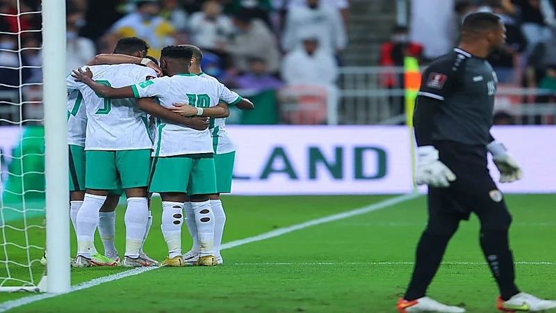 بالفيديو.. غيرة الدكتورة خلود من إهداء أمين الورود للبنات