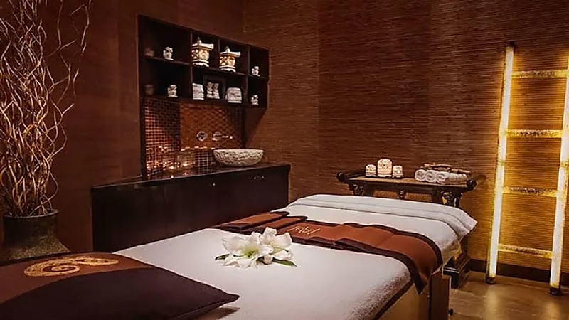 رجل يتعرض للابتزاز والسرقة داخل مركز تدليك وهمي