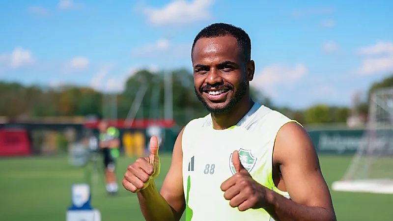 مجرشي ينضم لمعسكر الأهلي