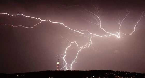 مصرع 16 شخصا وإصابة مئات آخرين جراء ضربات برق برواندا