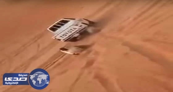 بالفيديو.. العناية الإلهية تنقذ شابين من الدهس تحت عجلات مفحط