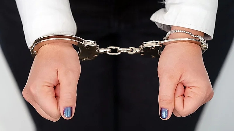 ضبط امرأة عرضت بيع كلية طفلة على الإنترنت