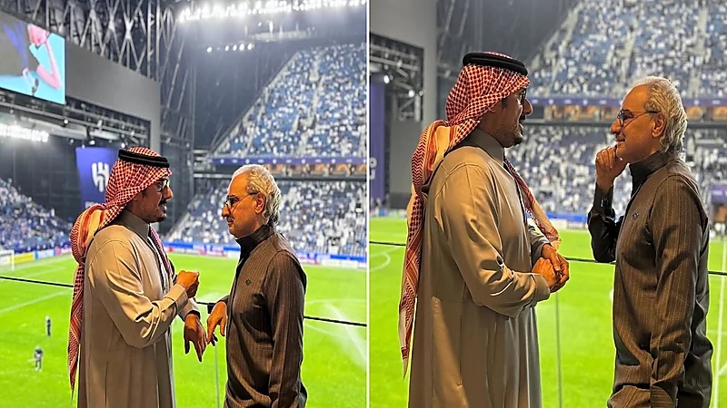 الأمير الوليد بن طلال في حديث جانبي مع الأمير نواف بن سعد .. صور