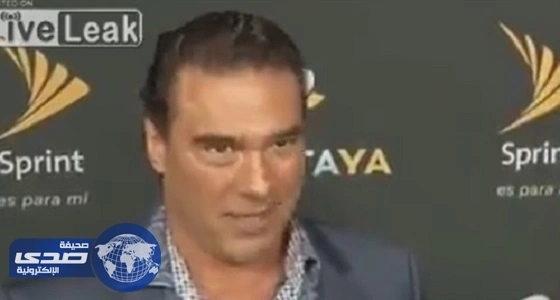 بالفيديو.. نجم تليفزيوني يصفع مذيعا على وجهه