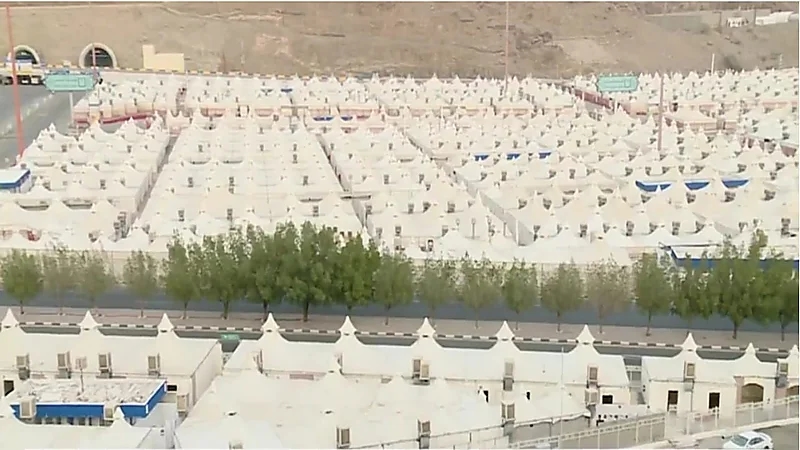 مشروع "الخيام ذات الطابقين" يعزز البنية التحتية في مشعر منى.. فيديو