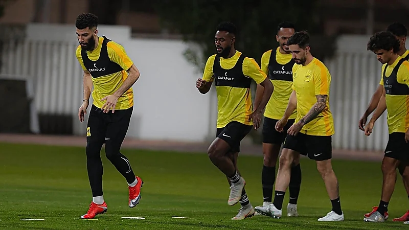 لاعبو الاتحاد يختتمون تدريباتهم استعدادًا لملاقاة أوكلاند .. فيديو