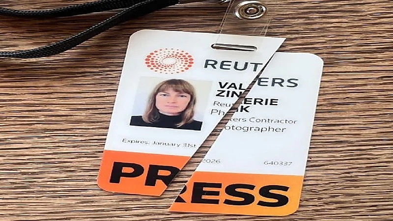 بطاقة ممزقة تهز رويترز.. استقالة صحفية كندية بسبب دماء غزة.. فيديو