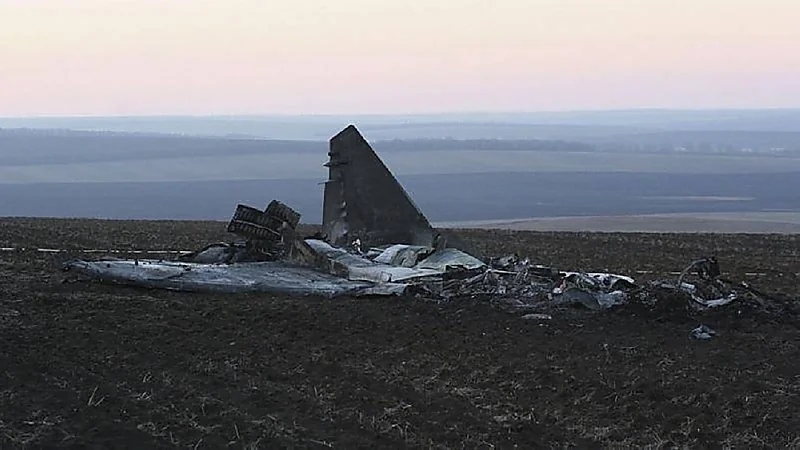 تحطم مقاتلة روسية خلال تدريب ومصرع أحد طياريها