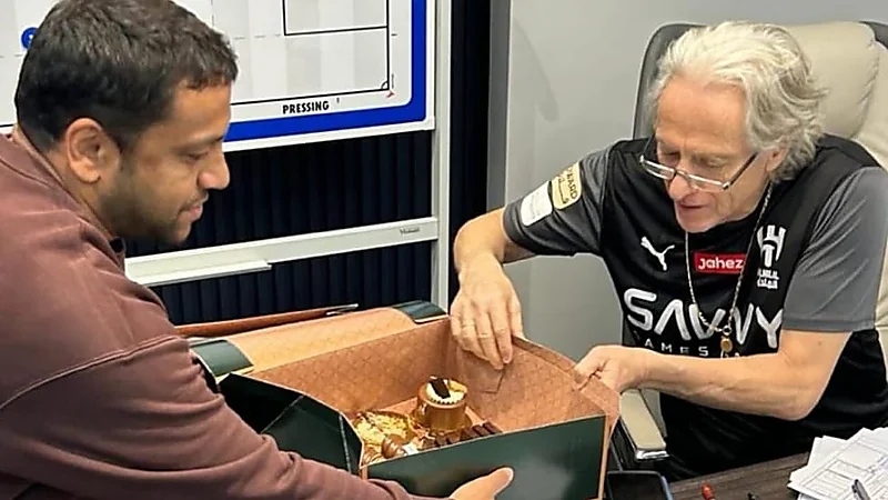 جيسوس لـ الشلهوب: كل يوم شوكولاتة مختلفة .. والجمهور: اللاعبين بيجيهم ضغط .. صور