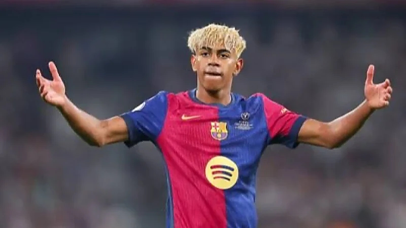 يامال يحتفل بالقميص التاريخي بصورة فاجأت الجميع