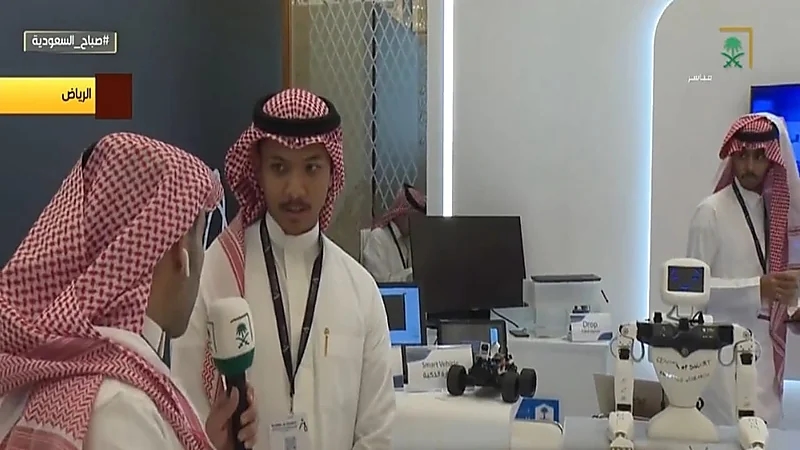 بالفيديو.. اختراع سيارة ذكية "ذاتية القيادة" تعتمد على الكاميرا