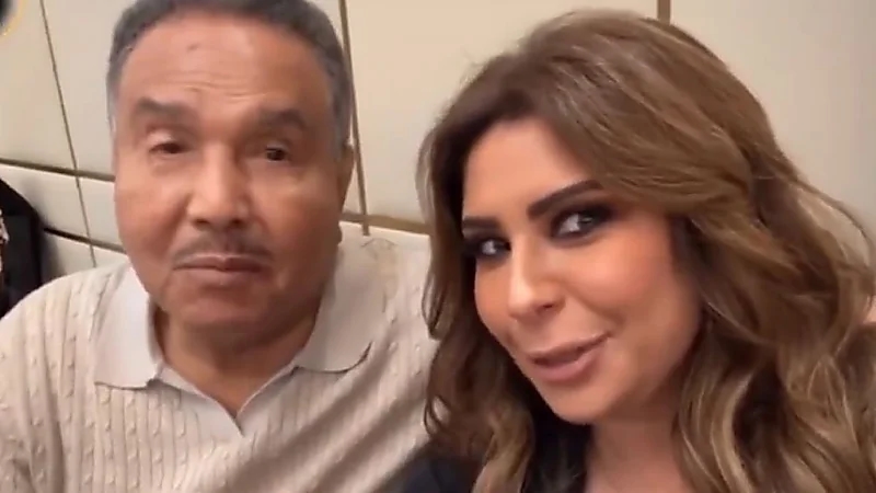 محمد عبده للمذيعة سارة دندراوي: إذا اعتزلتي بقفل التلفزيون .. فيديو