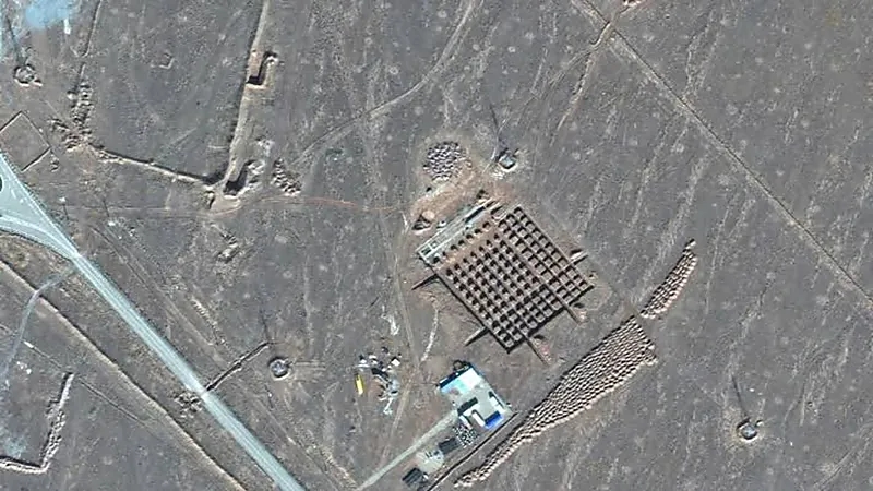 أنشطة غريبة تثير الجدل في موقع نووي إيراني