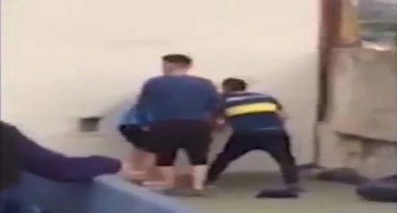 بالفيديو.. إنقاذ حياة مشجع أرجنتيني متهور