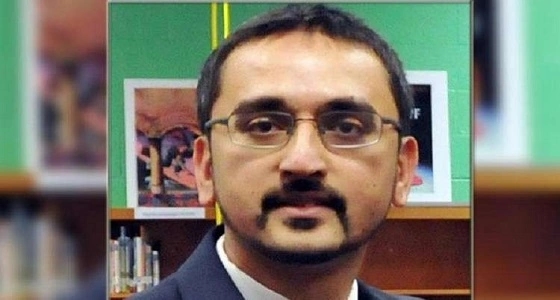 لأول مرة.. أمريكي مسلم يؤدي القسم على المصحف