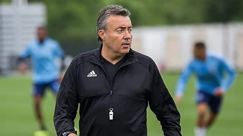 النصر يقترب من ضم "تورنت" لتدريب الفريق بعد رحيل مينيز 