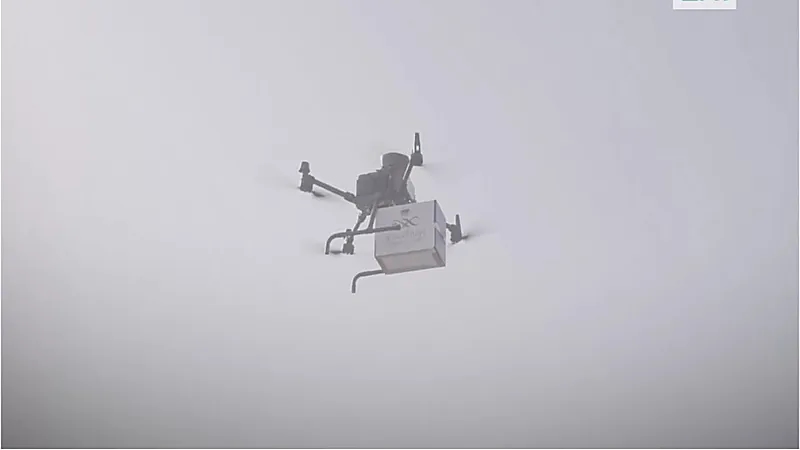 نجاح تجربة نقل الأدوية بطائرات الدرونز في المشاعر.. فيديو