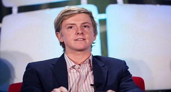 كريس هيوز ربما يعود لصديقته أوليفيا