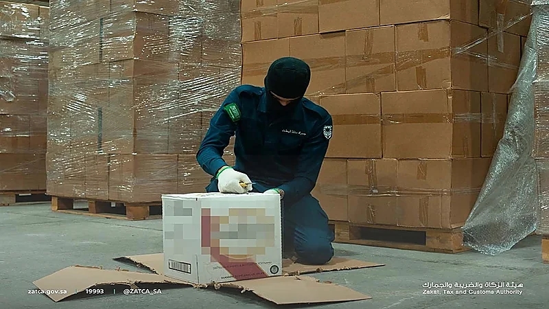 بالفيديو.. إحباط 3 محاولات لتهريب أكثر من 66 ألف زجاجة من الخمور