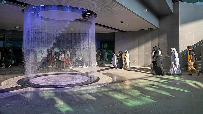 استقبال زوار جناح المملكة بالنافورة الرقمية الساحرة بمعرض إكسبو ٢٠٢٠