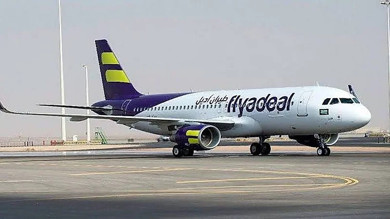 طيران أديل توضح ملابسات واقعة تعامل أحد الموظفين مع مسافرة كبيرة في السن