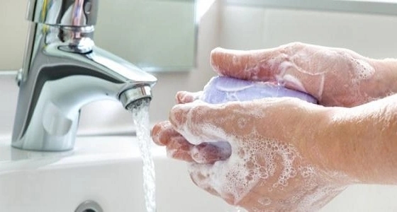 بالفيديو.. ممرضة توجه نصيحة غريبة للوقاية من عدوى الإنفلونزا