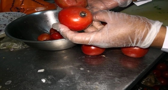 بالصور.. ضبط عدد من المخالفات الصحية ببلدية ينبع