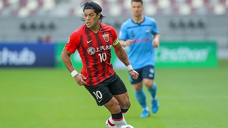 الهلال يدخل في مفاوضات للتعاقد مع النجم البرازيلي هالك