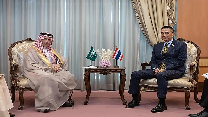 وزير الخارجية يلتقي نظيره التايلندي .. صور