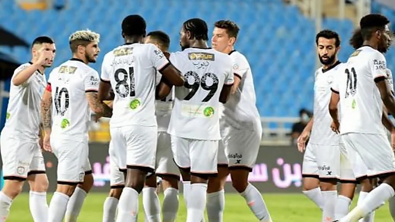 الشباب يتفق مع مهاجم ضمن الدوريات الخمس الكبرى بنسبة 95%