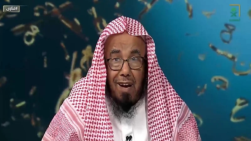 المطلق: النبي ﷺ أذن للخاطب أن يرى الفتاة من غير علمها وأهلها