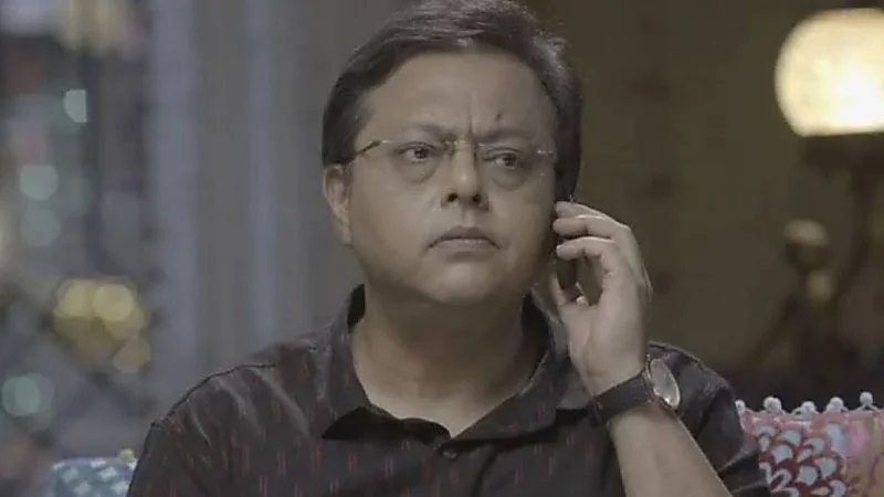 وفاة الممثل نيتيش باندي مصابًا بنوبة قلبية داخل فندق