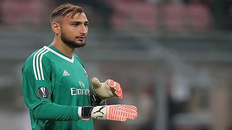 تحديد موعد رحيل " دوناروما " عن ميلان