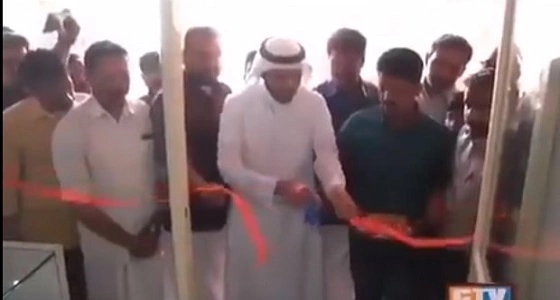 بالفيديو.. أكبر مثال للوفاء.. هندي يدعو كفيله السابق لافتتاح متجره الخاص في بلده