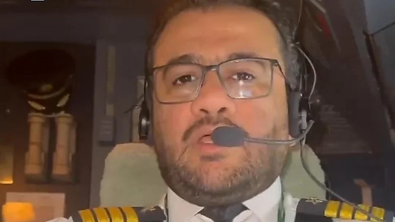 حديث برج المراقبة في مطار ⁧‫المدينة المنورة‬⁩ مع كابتن الطائرة التي تقل أولى طلائع الحجاج .. فيديو