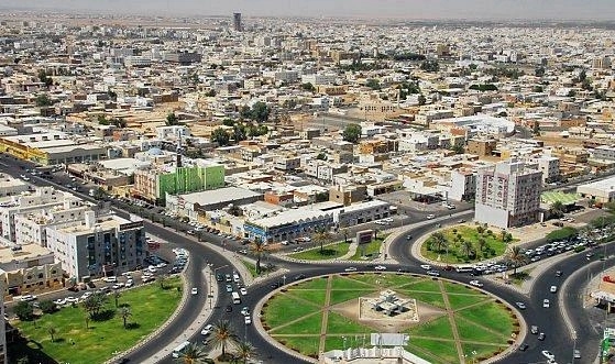 أمير تبوك يضع حجر الأساس لمشروعات بـ 1.9 مليار ريال