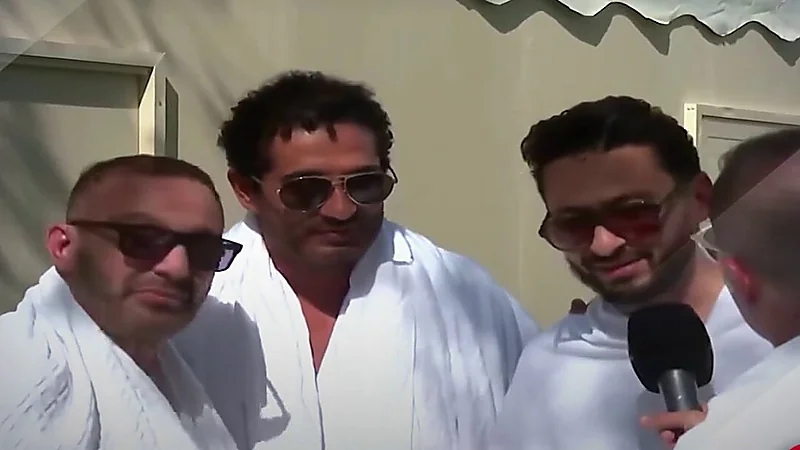 نجوم الفن يجتمعون في أولى مناسك الحج.. فيديو