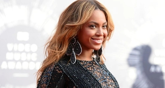 " بيونسيه " تتعرض للعض في وجهها من نجمة شهيرة