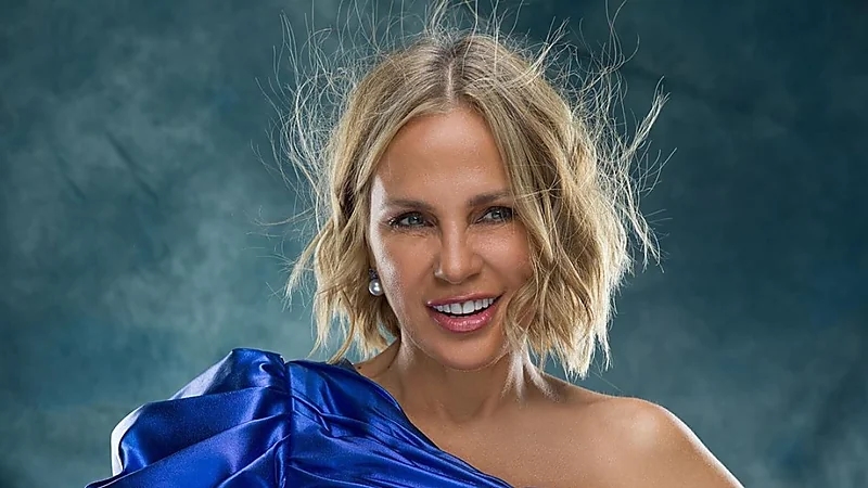 أول رد من شيرين رضا عن تجاهلها تهنئة ابنتها بعد الخطوبة