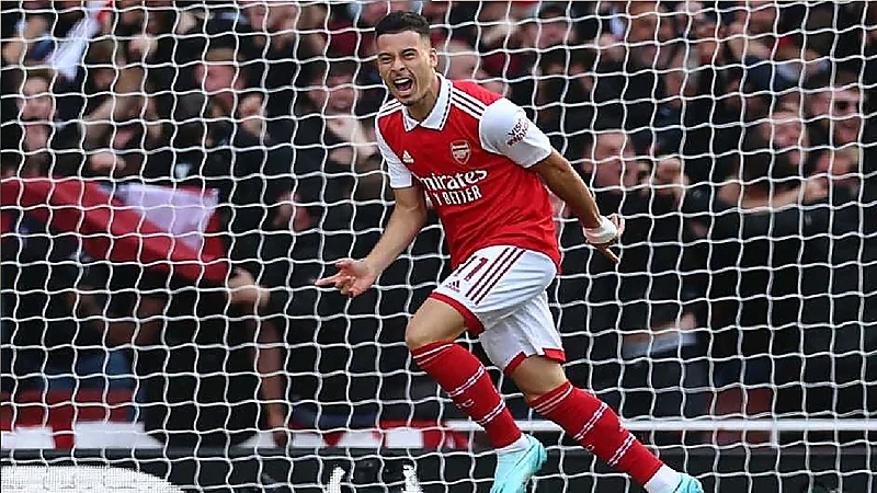 أرسنال يتغلب على ليفربول بثلاثية على ملعب الإمارات