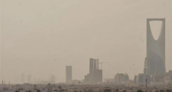 رياح نشطة وأتربة مثارة تضرب الرياض والأجزاء المجاورة