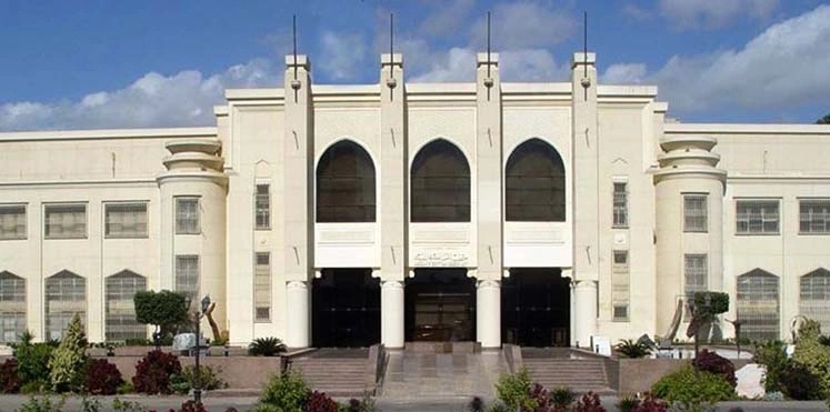 سرقة 5 لوحات فنية بمتحف أثري من قبل مخرج سينمائي