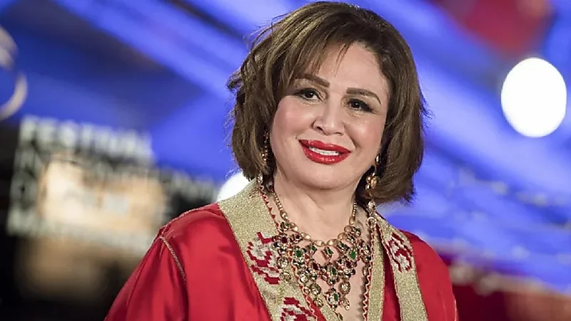 إلهام شاهين بعد انتقاد مي العيدان لملابسها: "مسألة متخصكيش"