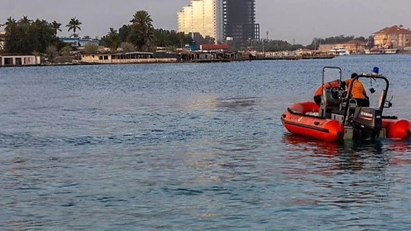 حرس الحدود ينقذ امرأة من الغرق أثناء ممارسة السباحة