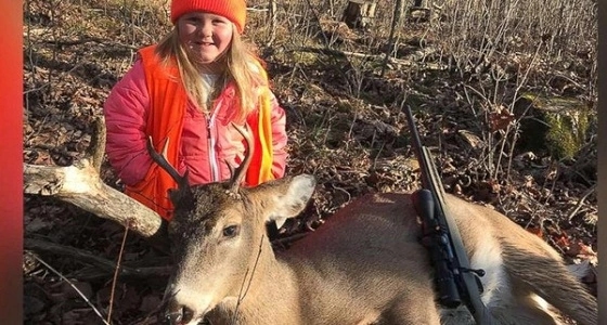 صورة صيادة عمرها 6 سنوات تثير استياء وسائل الإعلام في أمريكا